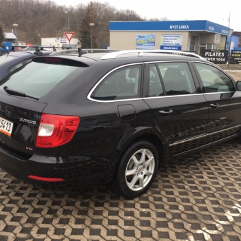 Škoda Superb Kombi 2.0 TDi automat 4x4 - foto č. 2